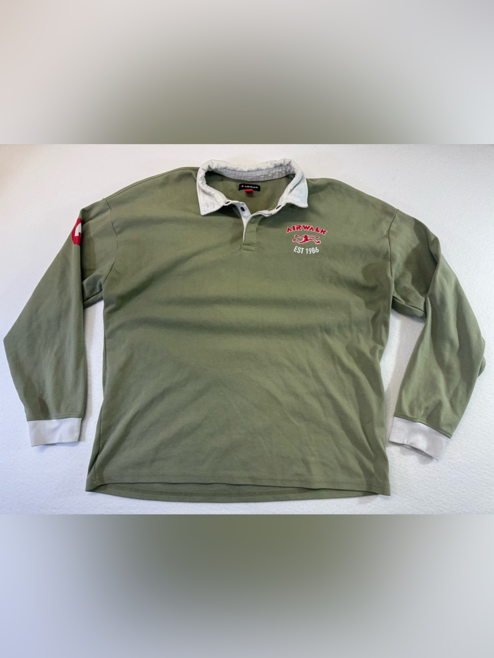 Vintage Y2K Airwalk Olive Green Crewneck Tee with Small Red Logo men’s large